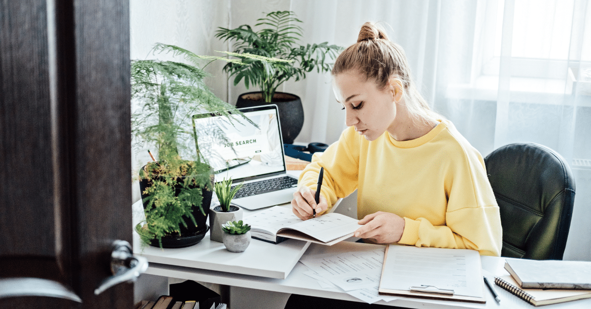 Top jobs for students on the side